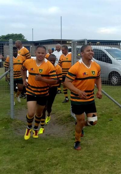 Central Vets play curtain raiser in PE