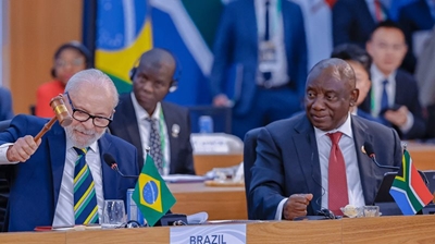 World leaders pledge to help developing countries fight poverty