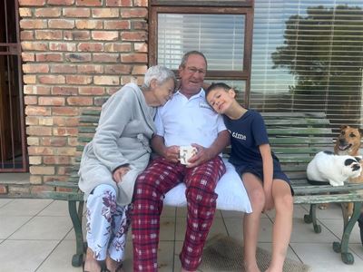 Local volunteers assist in rescuing missing man (75) in Montagu