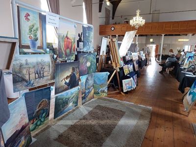 Hot-foot it to art exhibition