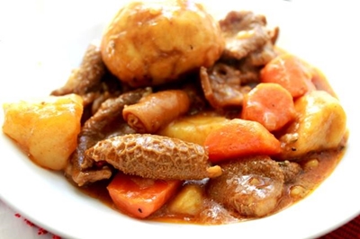 Curried mogodu and dombolo (dumplings and tripe)