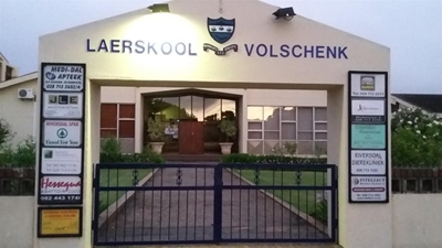 Leerkrag positief vir Covid-19 