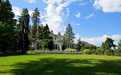 Expert explains the secrets to a lush lawn