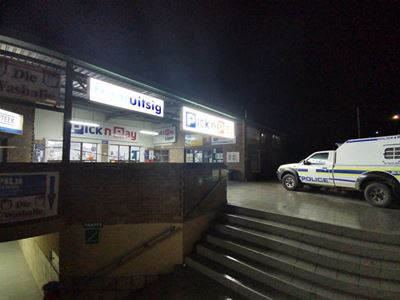 Gewapende rooftog in Fraaiuitsig 