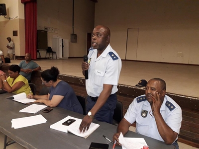 Inwoners braak nog gal oor polisielede