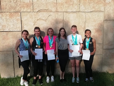 Dansers bring medaljes huis toe