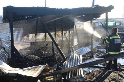 Gesin verloor als in brand: Hoofhuis erg beskadig