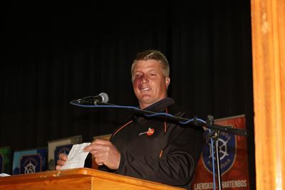 Willem gesels met die dolfyne oor boelies