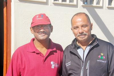 Skaakspelers pak mekaar by Preekstoel op Stilbaai