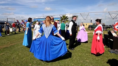 Volkspele nog lewendig op Oudtshoorn