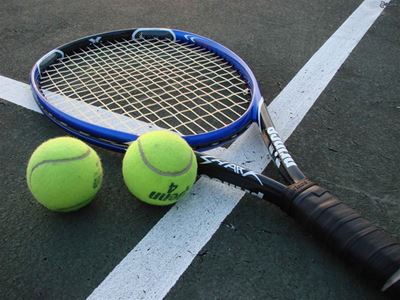 Anande skitter in tennis