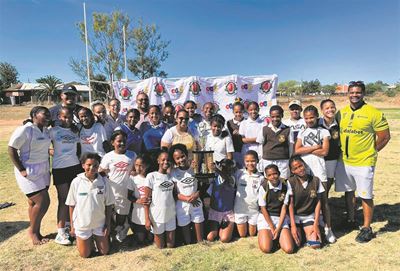 Eerste kriekettoernooi vir dogters by Dill-Bill