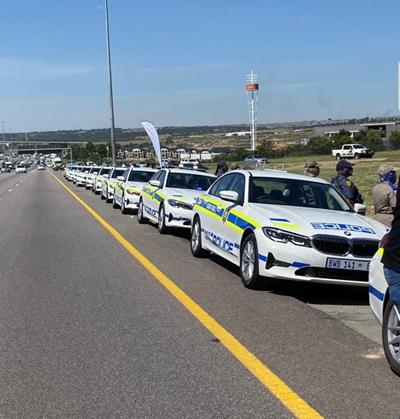 Suspect shoots himself in head after being cornered by police
