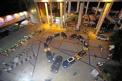 Rich kid proposes with luxury cars