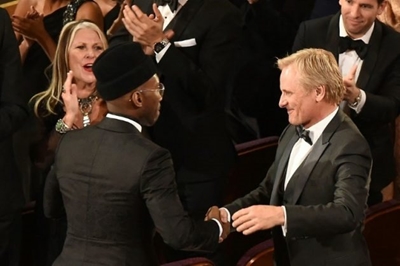 Controversial race drama ‘Green Book’ grabs top prize at Oscars