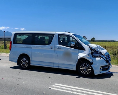 Serious multi-vehicle crash on the R404 leaves several injured