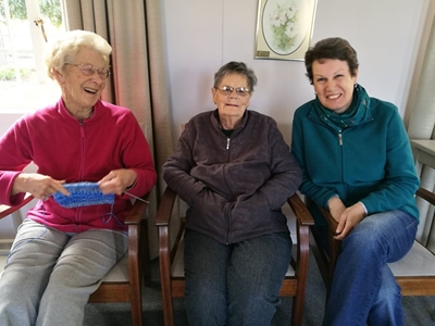 Vrouedag bederf vir bejaardes