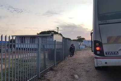 Busdienste vir leerders in die spervuur