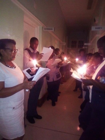 Carol singers bring Christmas cheer to local hospital