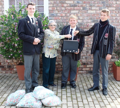 Broodknippies vir rolstoele