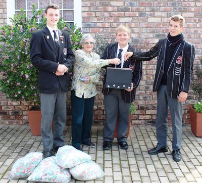 Broodknippies vir rolstoele