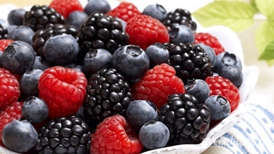 How berries could help fight cancer