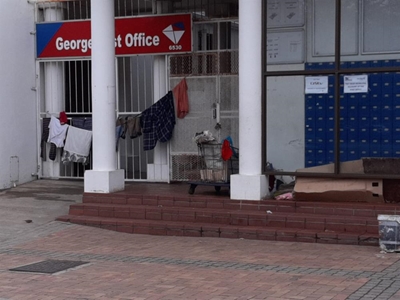 Post Office stoep sleepers 'not welcome'