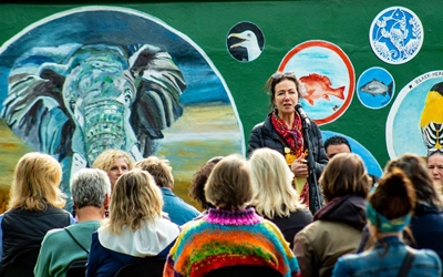 Municipality mixing in the right art circles