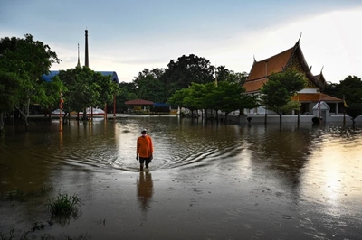 Bangkok on alert as 70,000 homes flooded in Thailand