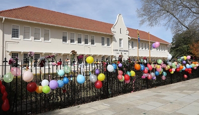 Laer Volkskool se mooiste blom op Lentedag gegroet