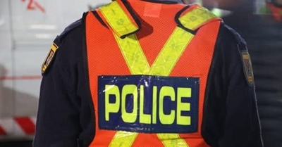 Polisiebeampte geskiet, ontsnapvoertuig in Danabaai gevind