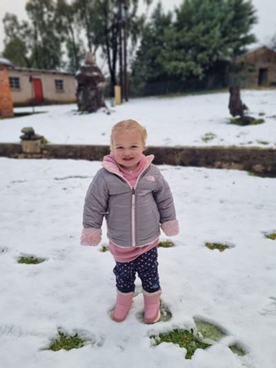 Ysige winterweer toor sprokiesland uit die Oos-Kaapse berge