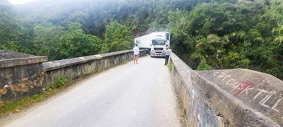 Truck episode at historical bridge