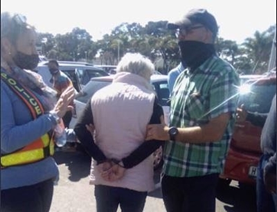 EFF tells fighters to ‘hit back’ after laying charges against ‘psychotic’ woman