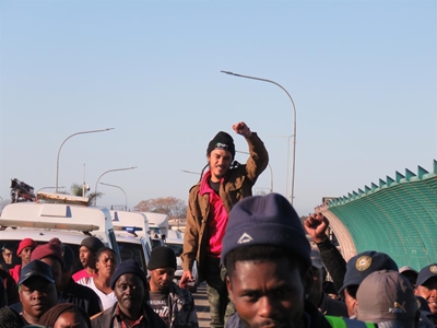 Security workers want to work for municipality