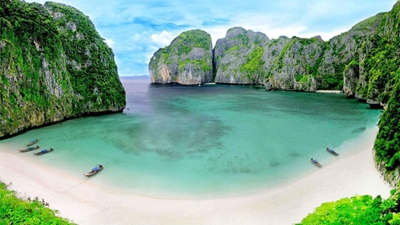 Thai bay made famous in 'The Beach' shut indefinitely