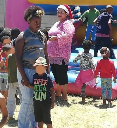 Kinders kry troos by partytjie