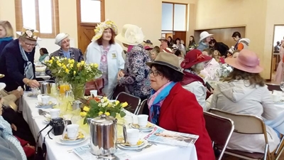 Hansie & Grietjie hou High Tea