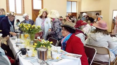 Hansie & Grietjie hou High Tea