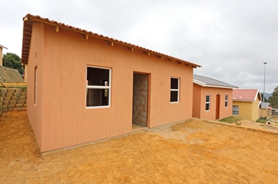Knysna Municipality delivers on housing