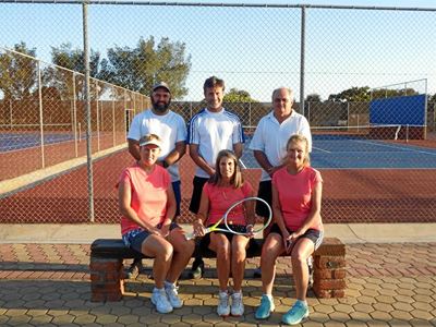 Hartenbos-tennisklub sorg vir opskudding