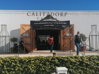 Calitzdorp se feesvure brand hoog