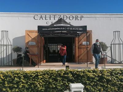 Calitzdorp se feesvure brand hoog