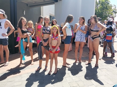 Mnr & Mej Hartenbos Seefront Junior in volle swang