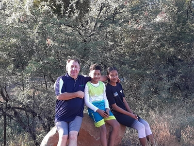 Jong Jarrod wen weer Mountain Drive-parkrun