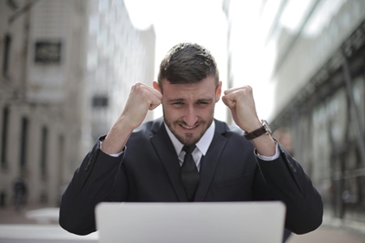 Self-confidence: Learning to trust ourselves