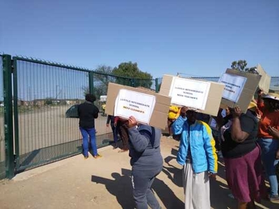 Parents close Luxolo intermediate school