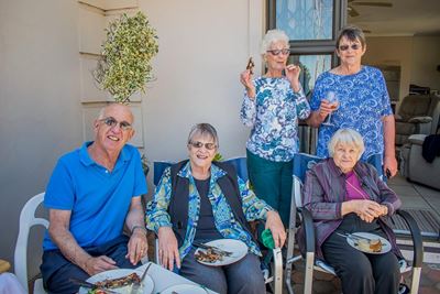 Straatbraai 'n gesellige groetery