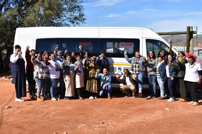 APD vier nuwe bussie