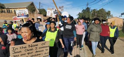 Uniondale takel dwelmhuise, wil jeug bevry van bose kringloop